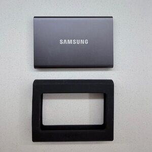 Samsung 2TB Portable T7 SSD in Black